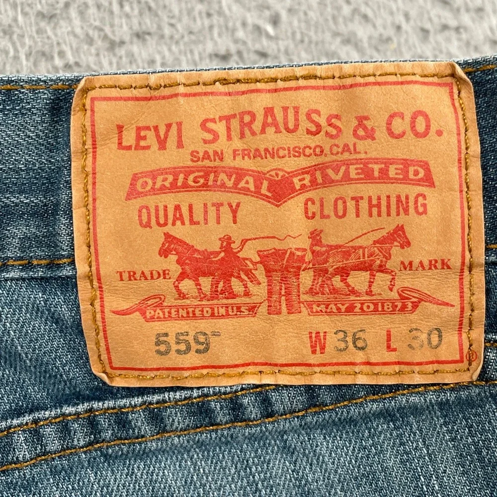 Levi's 559 Jeans Mens 36x30 Blue Relaxed Straight Leg 100% Cotton Medium Wash